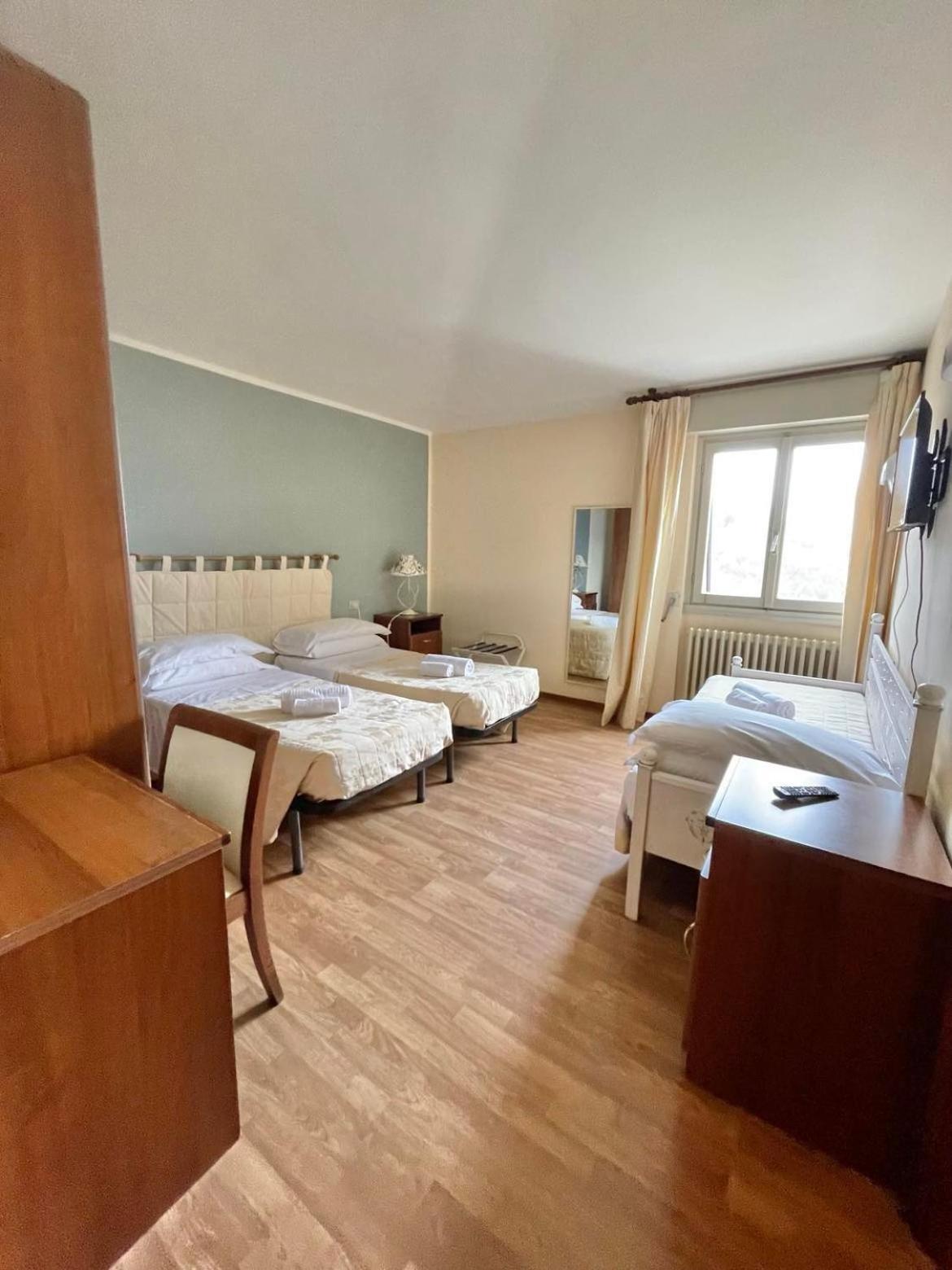 Hotel Ristorante La Sorgente Plesio Eksteriør bilde